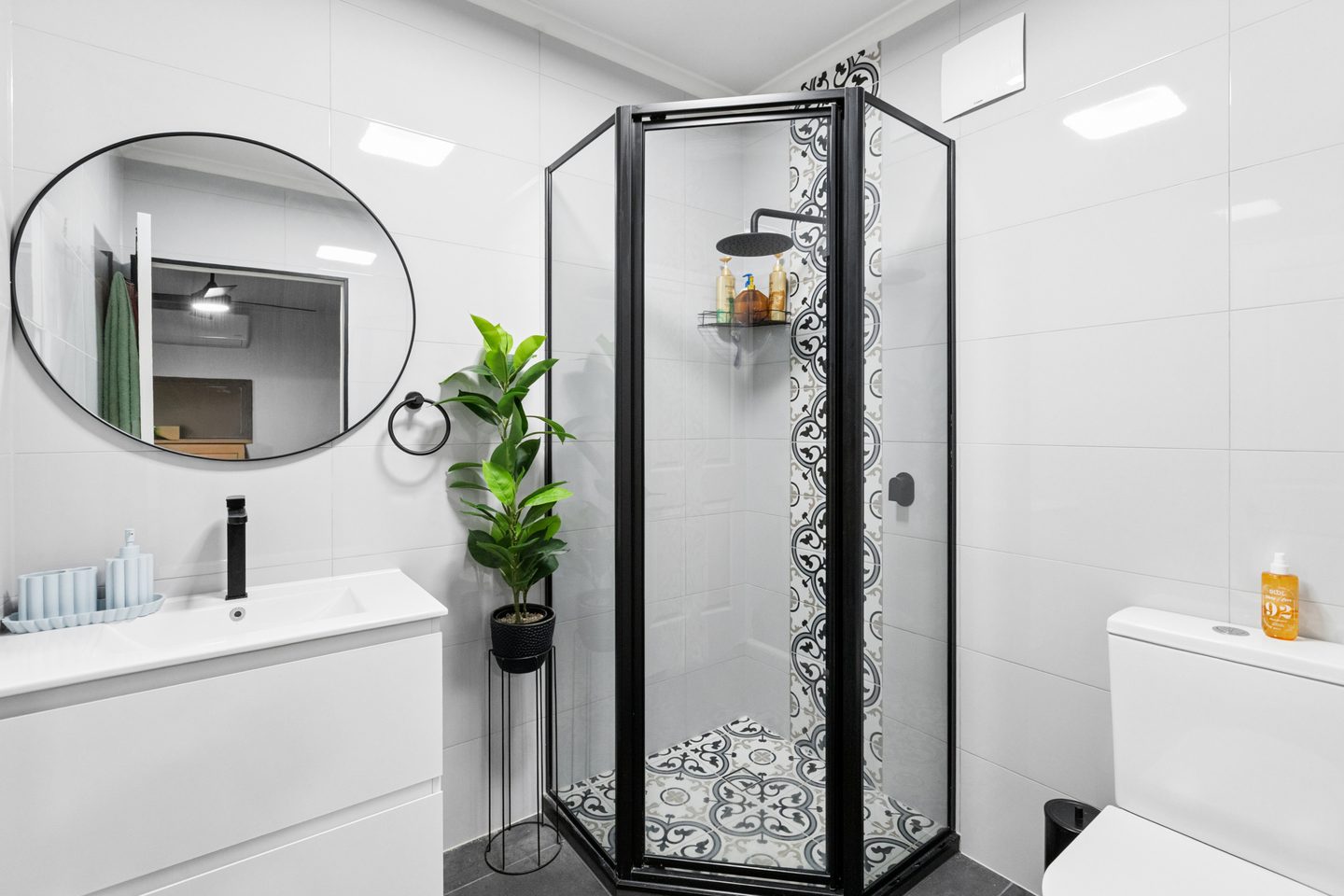 The bungalow bathroom